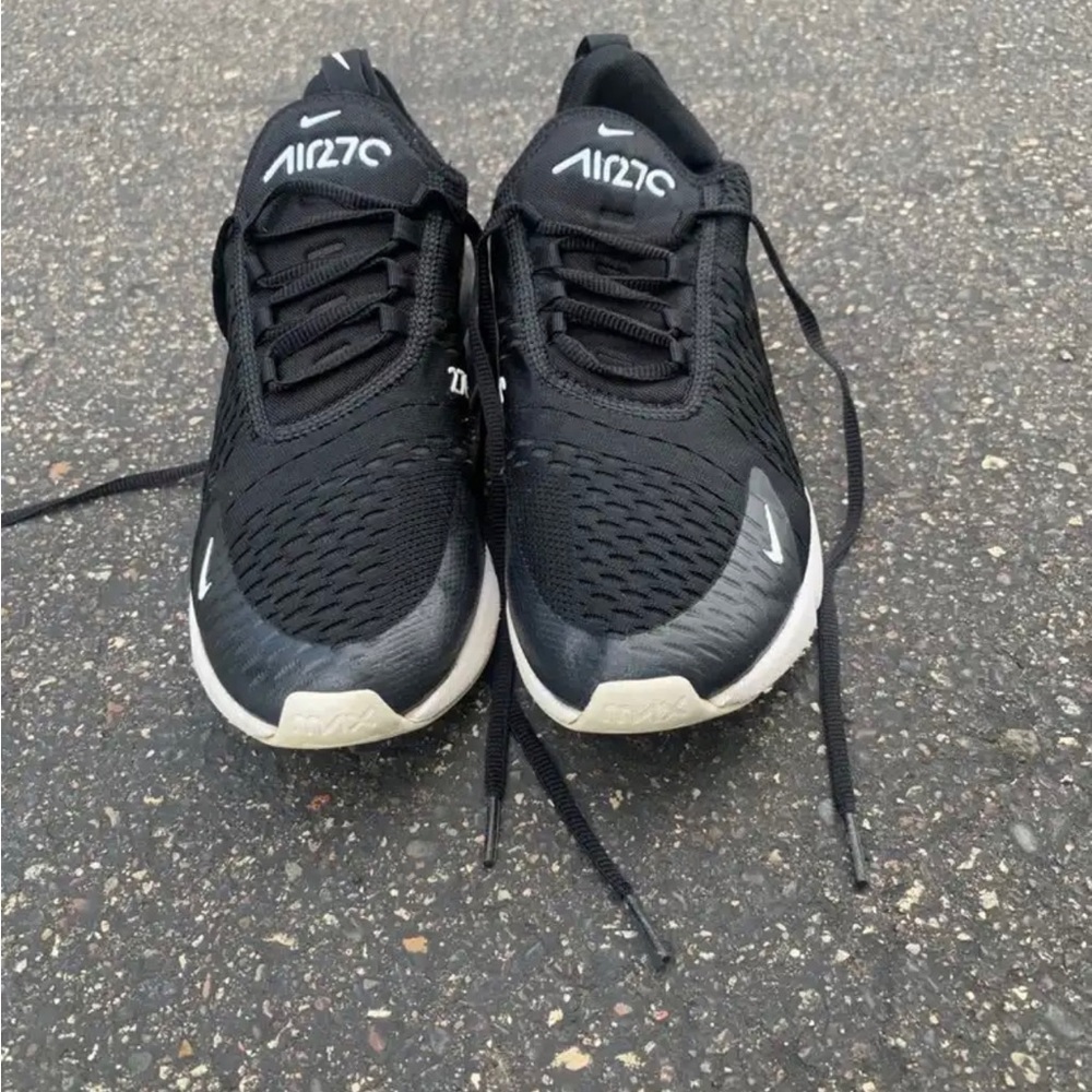 Nike Air Max 270’s Black and White USED!